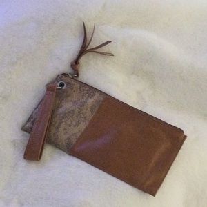 Hobo wristlet purse
